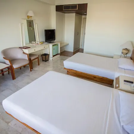Seeharaj Hotel Uttaradit Bagian luar foto