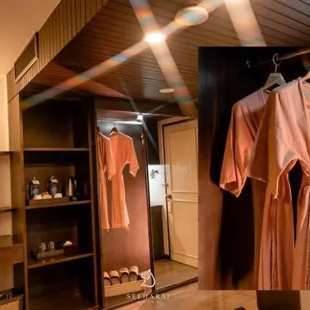 Seeharaj Hotel Uttaradit Bagian luar foto