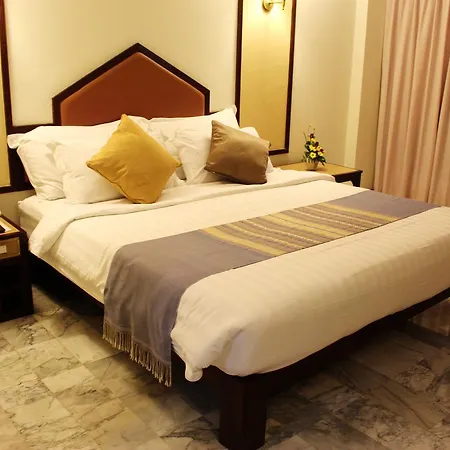 Seeharaj Hotel Uttaradit Bagian luar foto